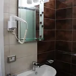 尼姆法酒店