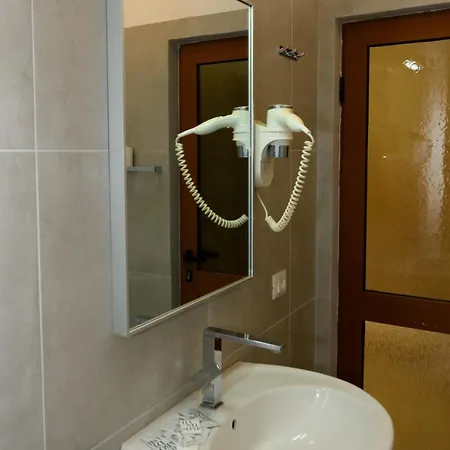 Nimfa Hotel